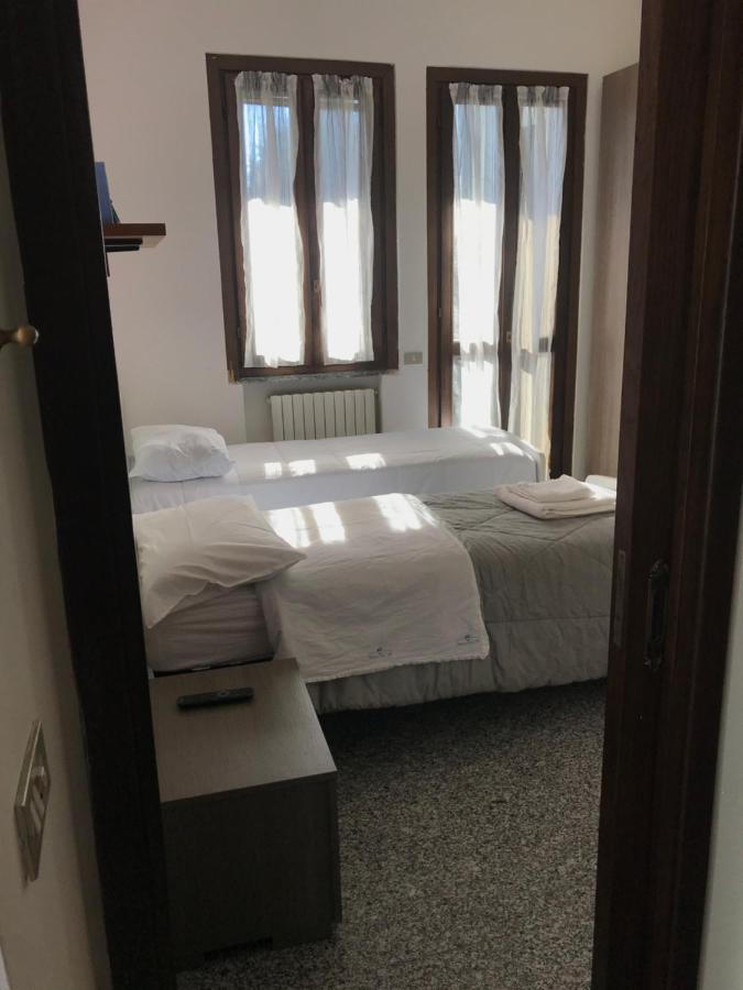 Camera Con Bagno Mirjana Cislago Exterior photo