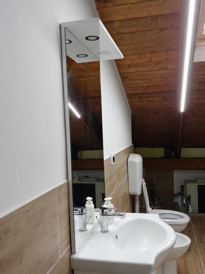 Camera Con Bagno Mirjana Cislago Exterior photo