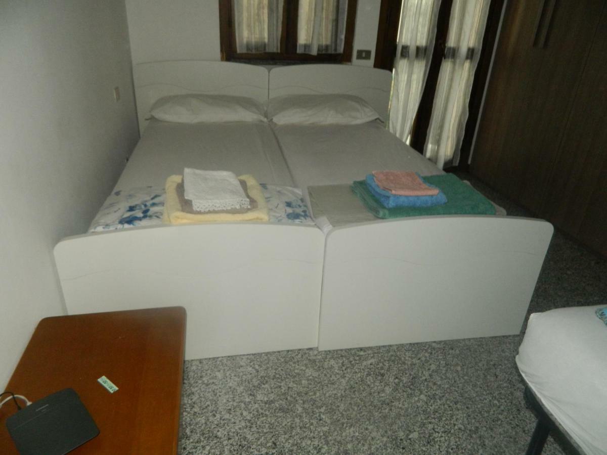 Camera Con Bagno Mirjana Cislago Exterior photo